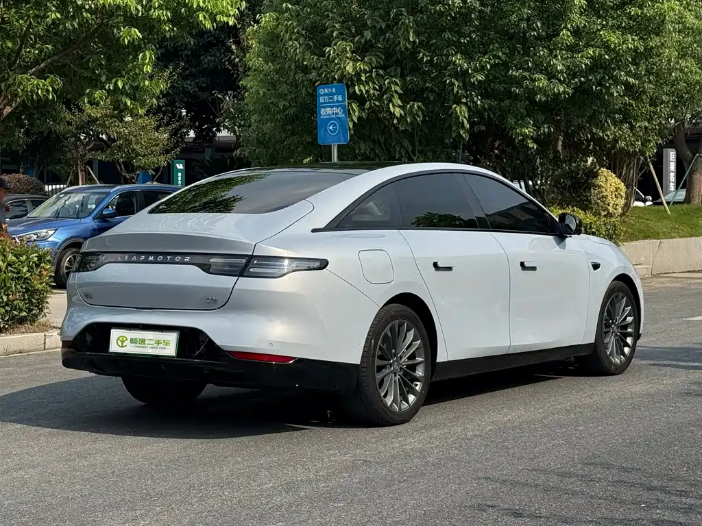 Leapmotor Leapmotor C01 — миниатюра 3