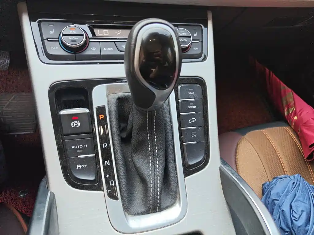 Geely Boyue — миниатюра 10