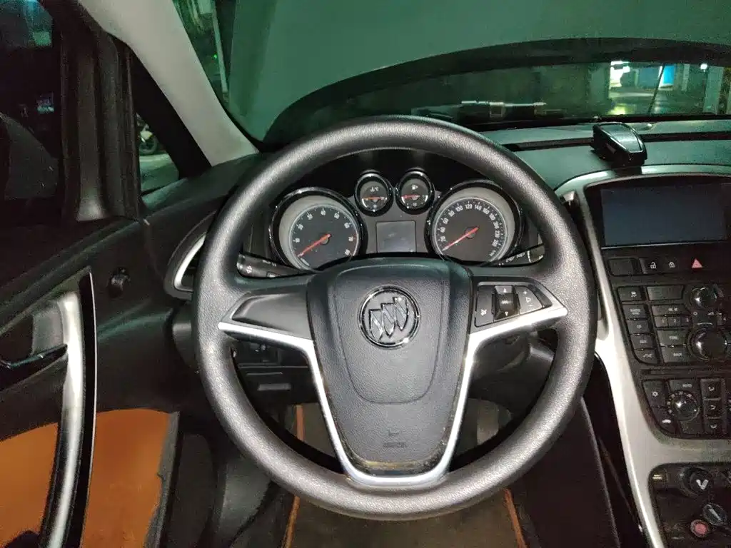 Buick Excelle — миниатюра 6