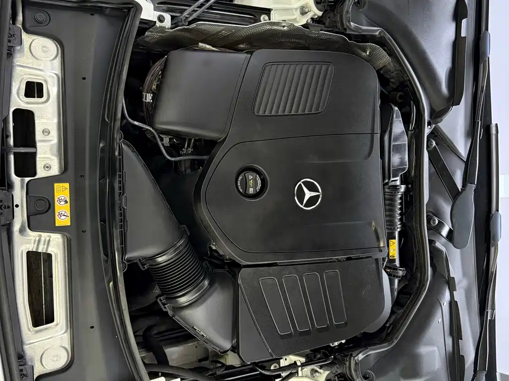 Mercedes-Benz C-Class — миниатюра 6