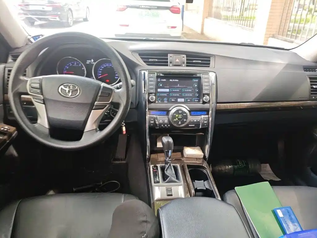 Toyota Reiz — миниатюра 5