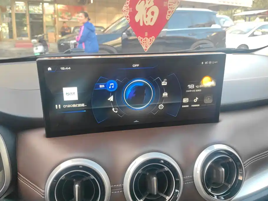 Wey Wey VV6 — миниатюра 13