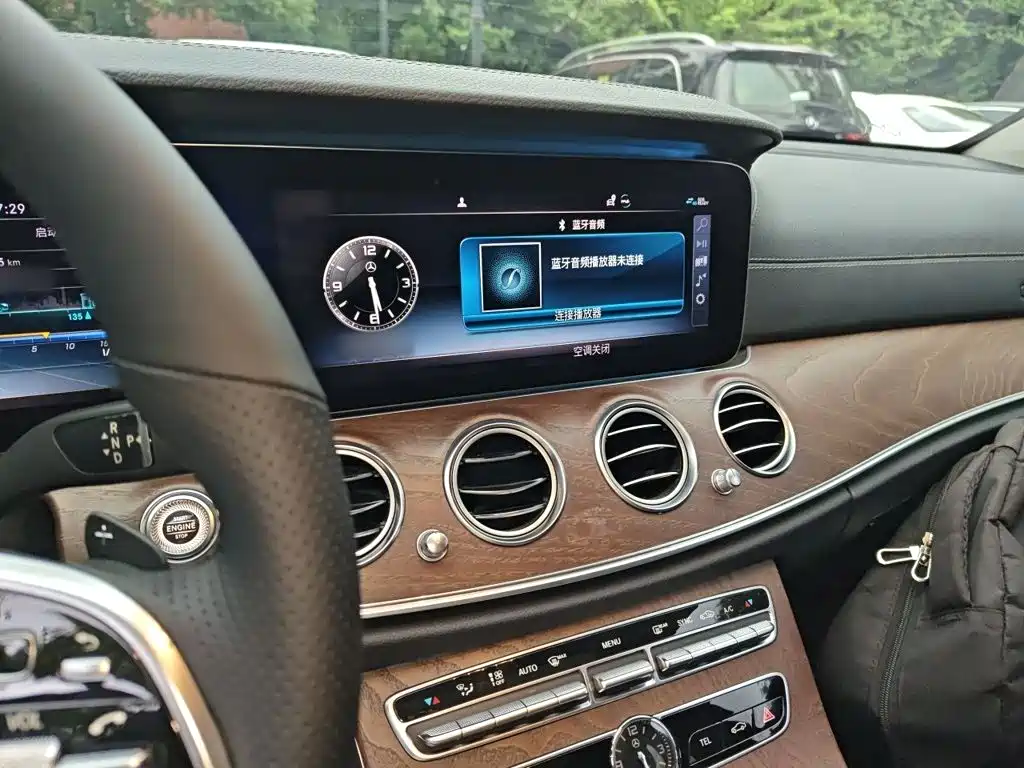 Mercedes-Benz E-Class — миниатюра 6