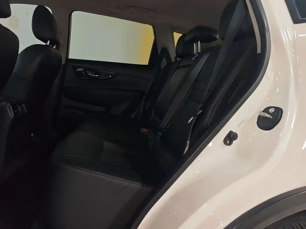 Nissan X-Trail — миниатюра 17