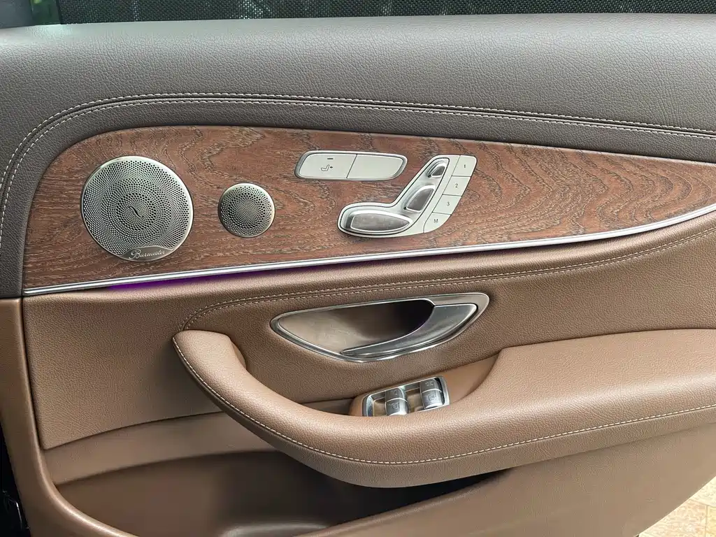 Mercedes-Benz E-Class — миниатюра 18
