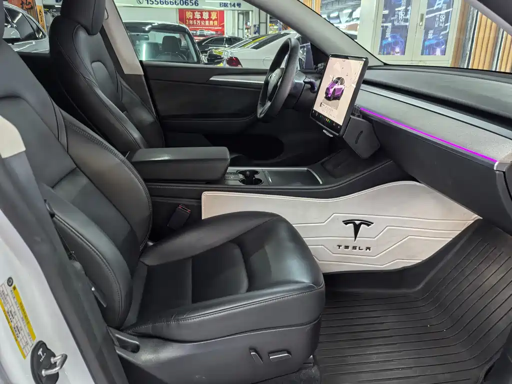 Tesla Model Y — миниатюра 11