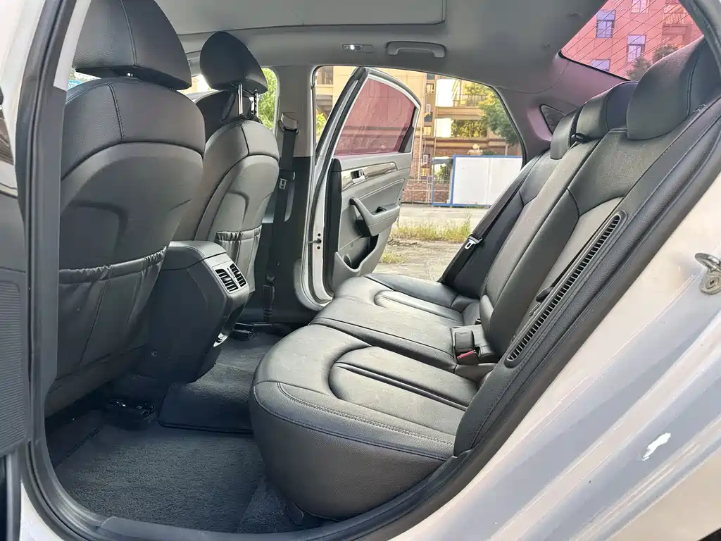 Hyundai Sonata PHEV — миниатюра 5