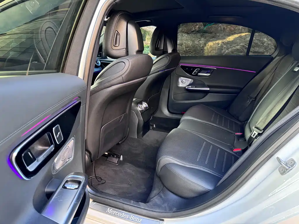 Mercedes-Benz C-Class — миниатюра 12
