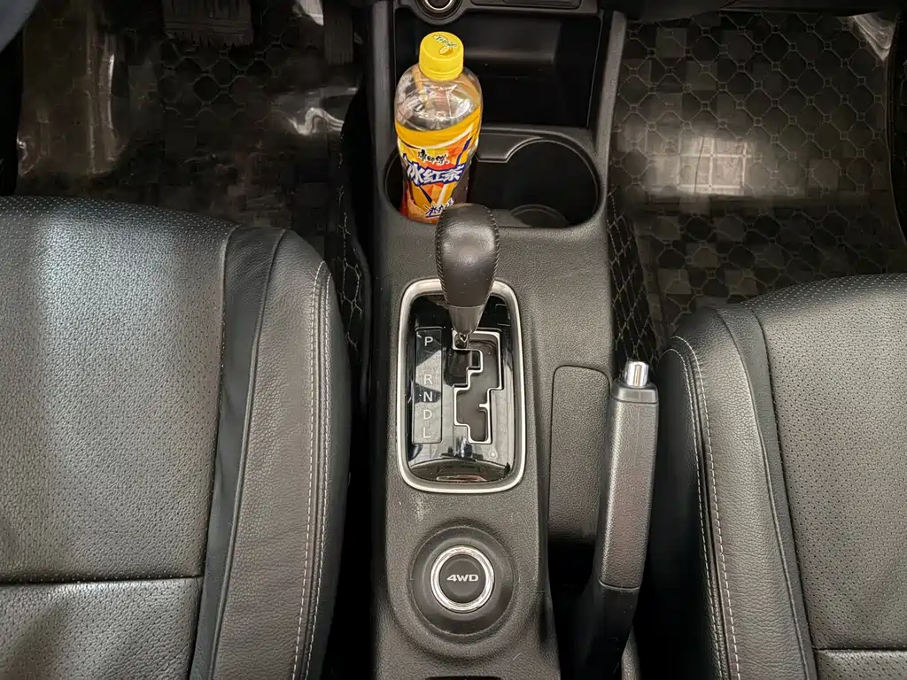 Mitsubishi Outlander — миниатюра 5