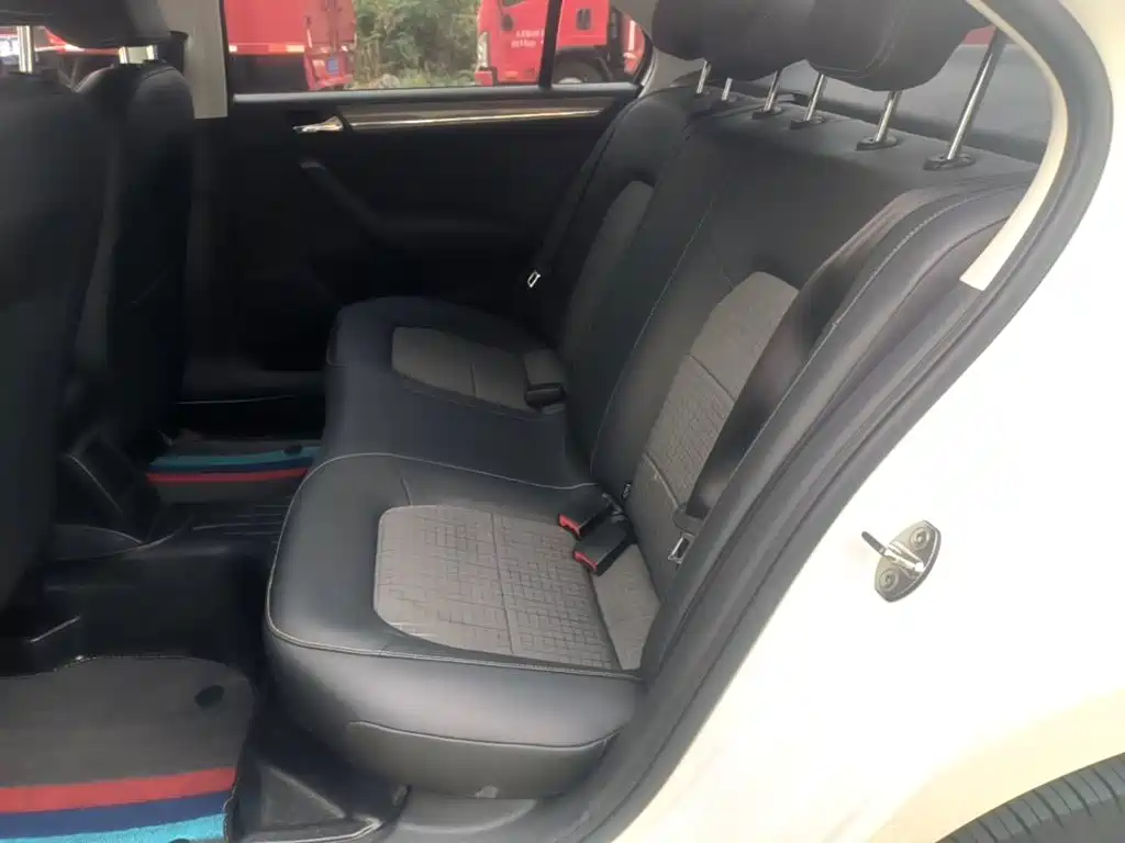 Volkswagen Santana — миниатюра 17