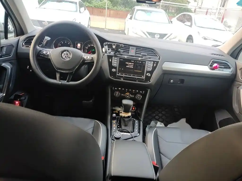 Volkswagen Tiguan L — миниатюра 20