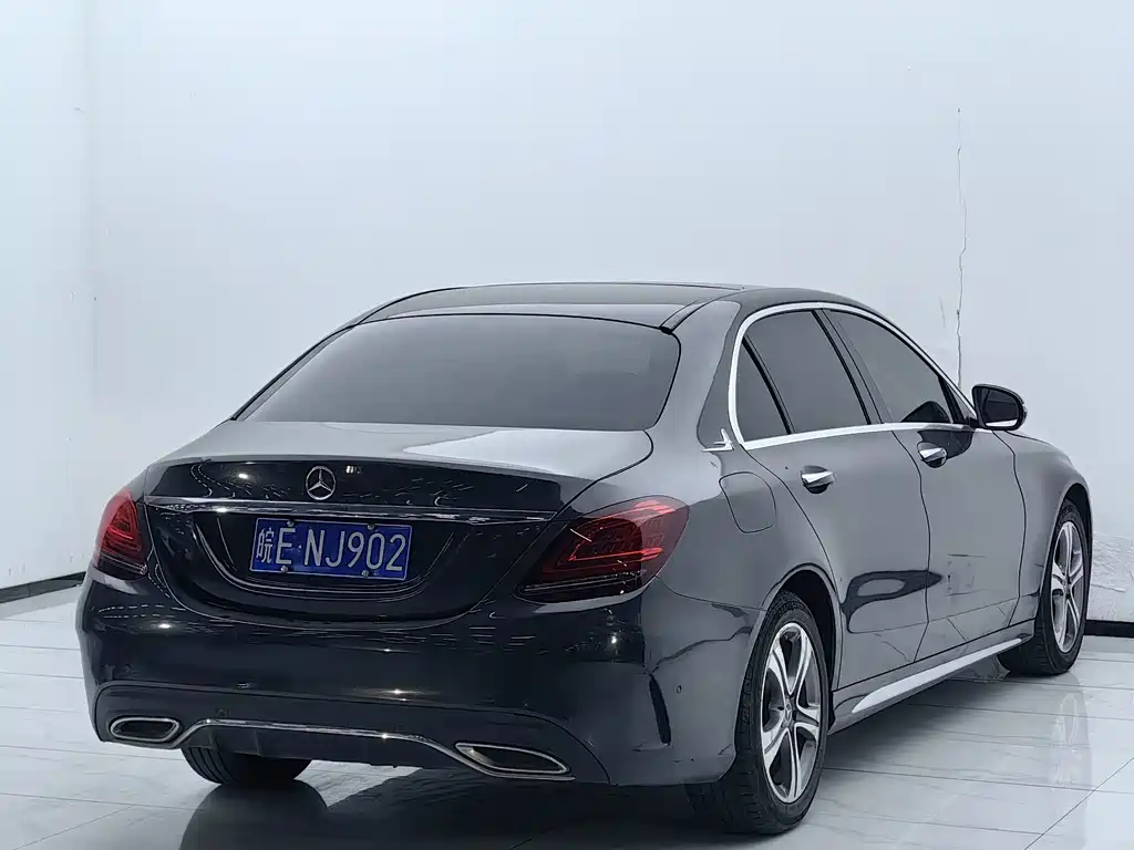 Mercedes-Benz C-Class — миниатюра 16