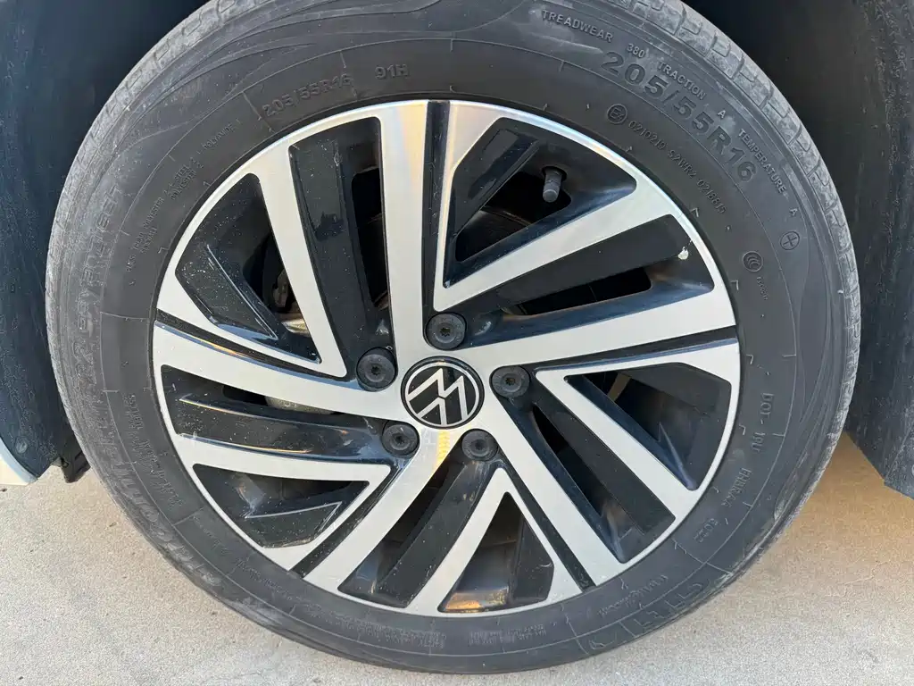 Volkswagen Lavida — миниатюра 13