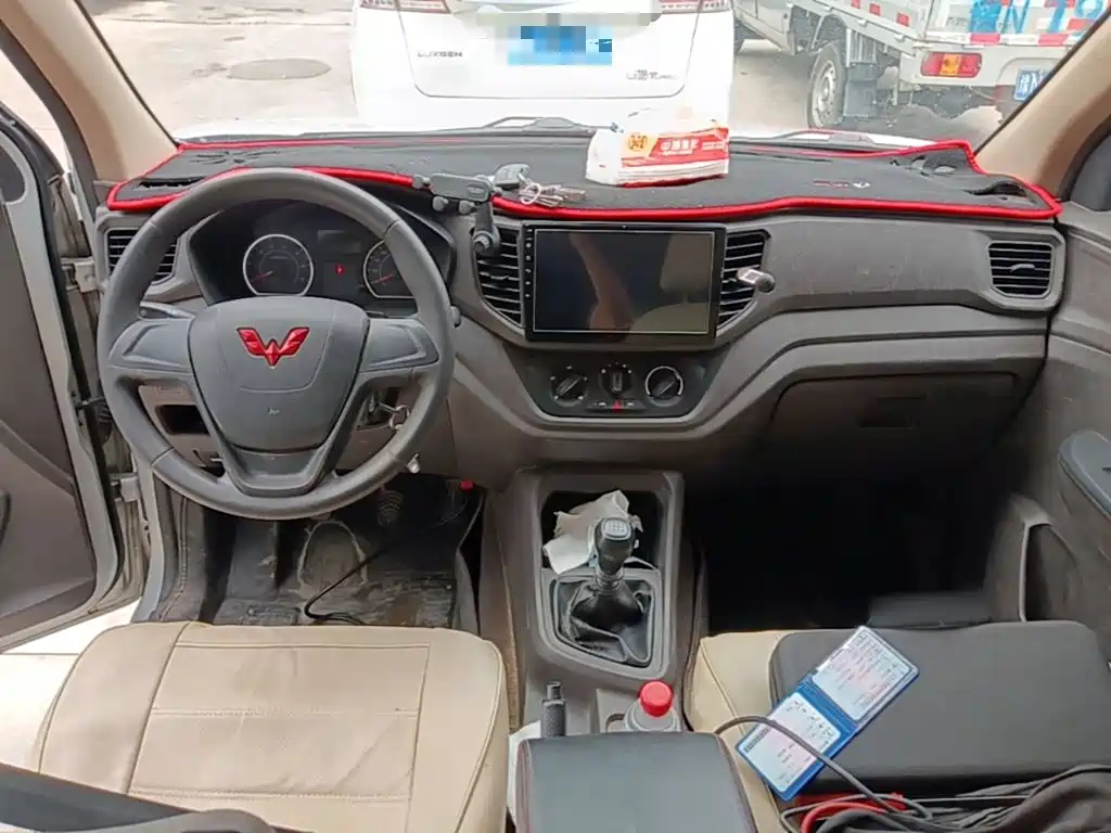 Wuling Hongguang V — миниатюра 10