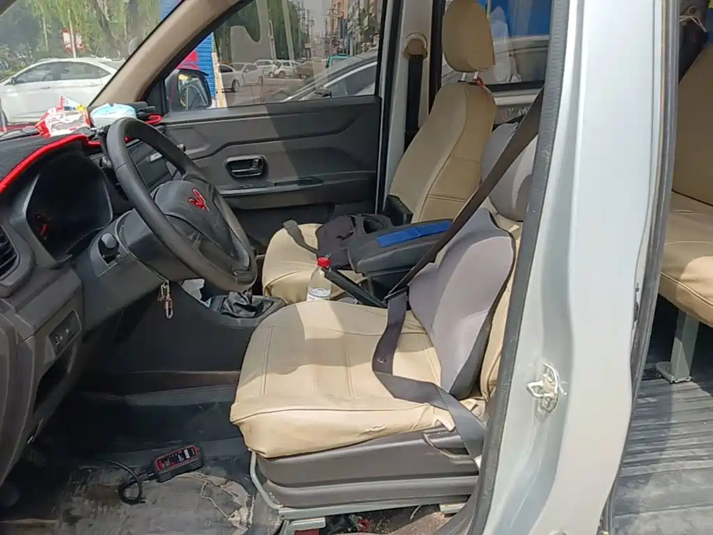 Wuling Hongguang V — миниатюра 15