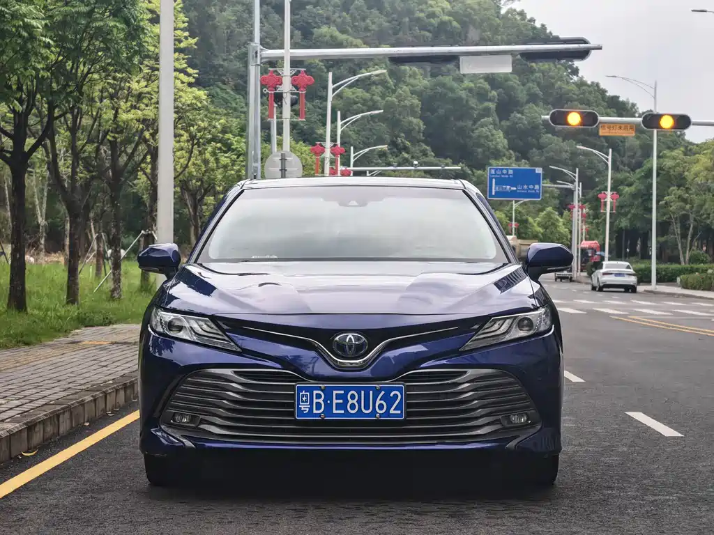 Toyota Camry — миниатюра 2