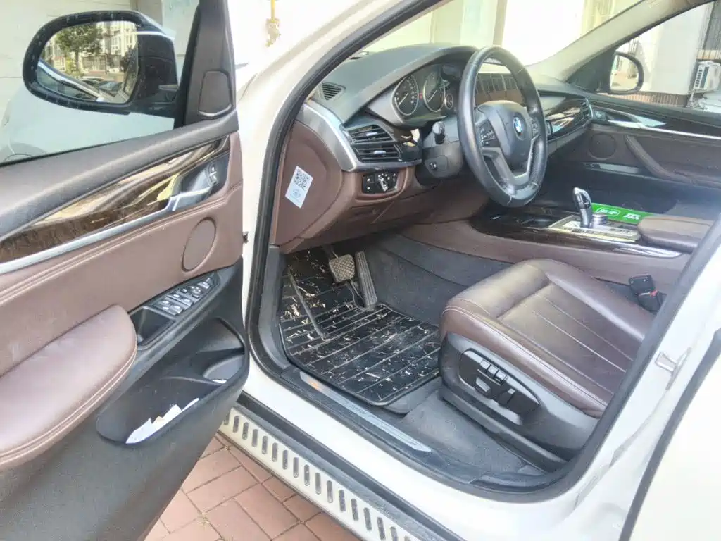 BMW X5 (Import) — миниатюра 17