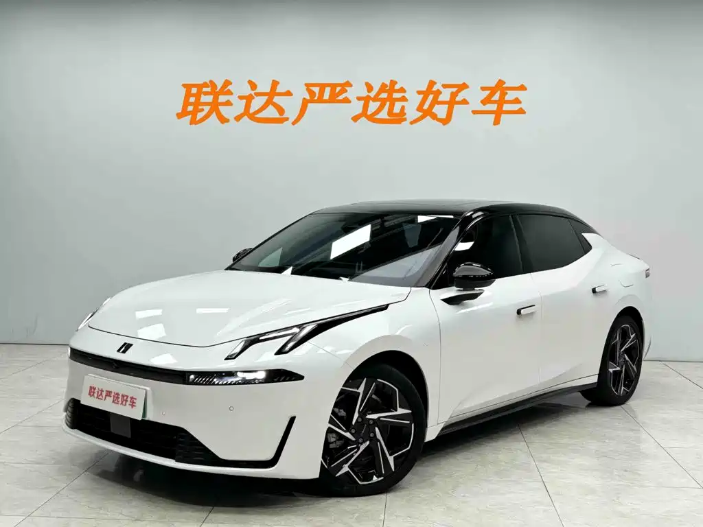 Lynk & Co 07 EM-P