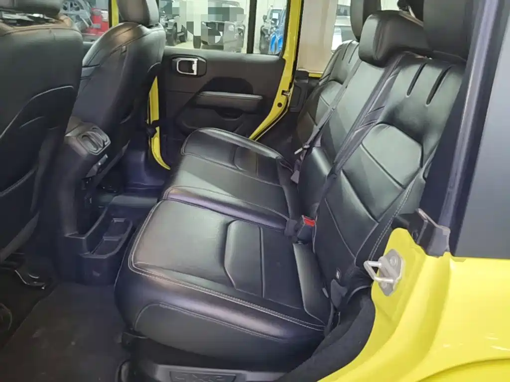 Jeep Wrangler PHEV — миниатюра 17