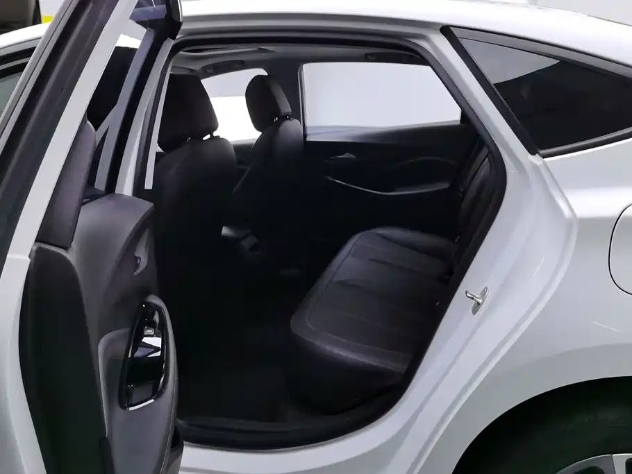 Buick Verano — миниатюра 11