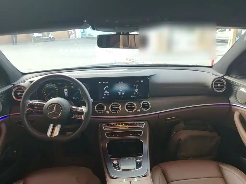 Mercedes-Benz E-Class — миниатюра 10