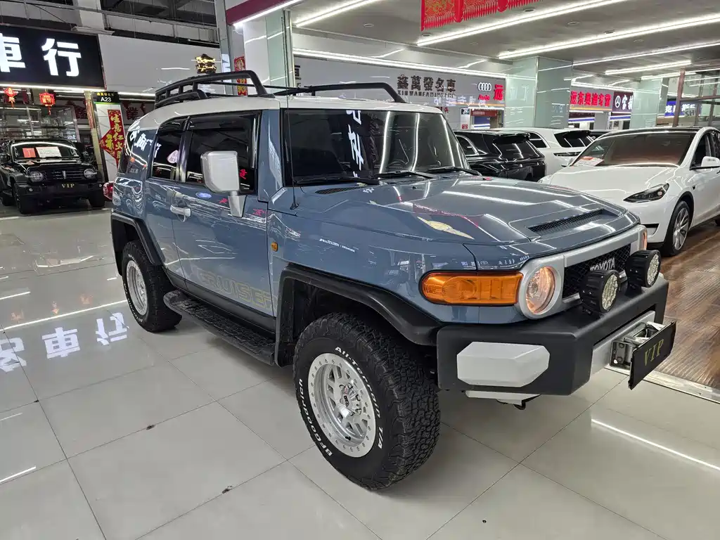 Toyota FJ Cruiser — миниатюра 4