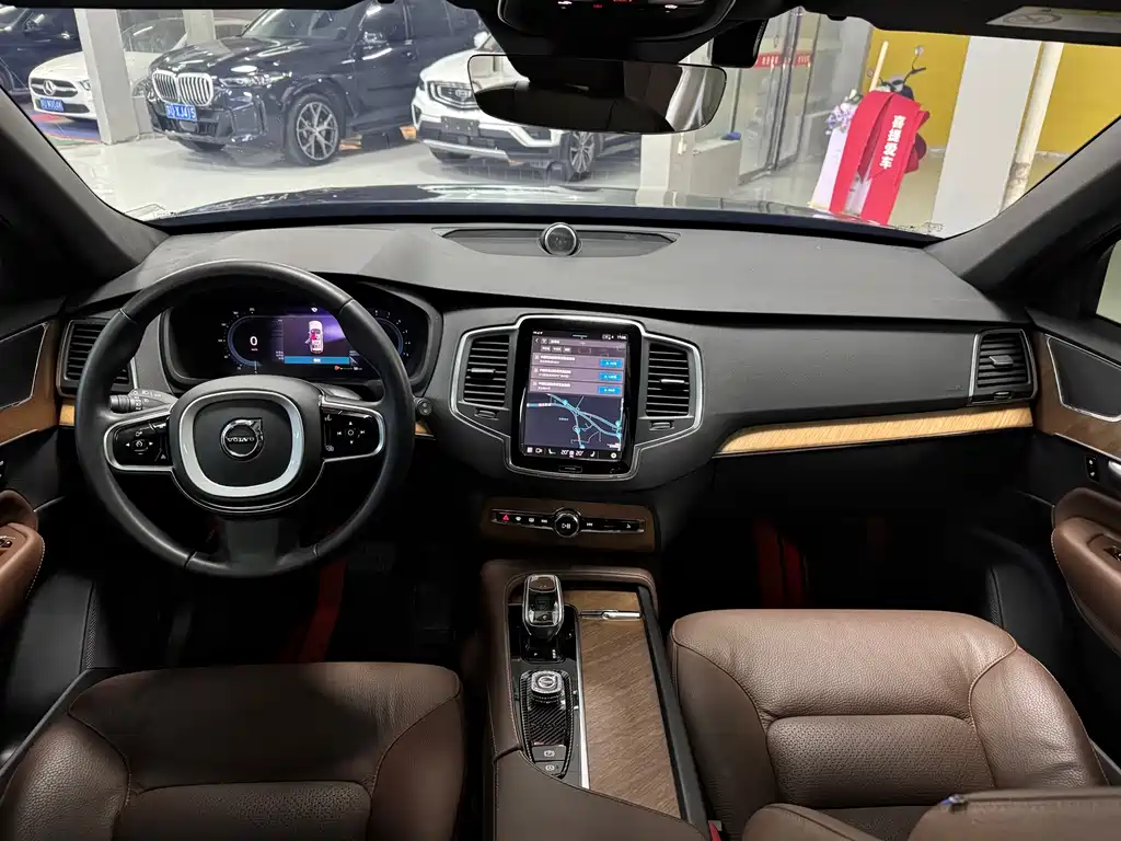 Volvo XC90 — миниатюра 5