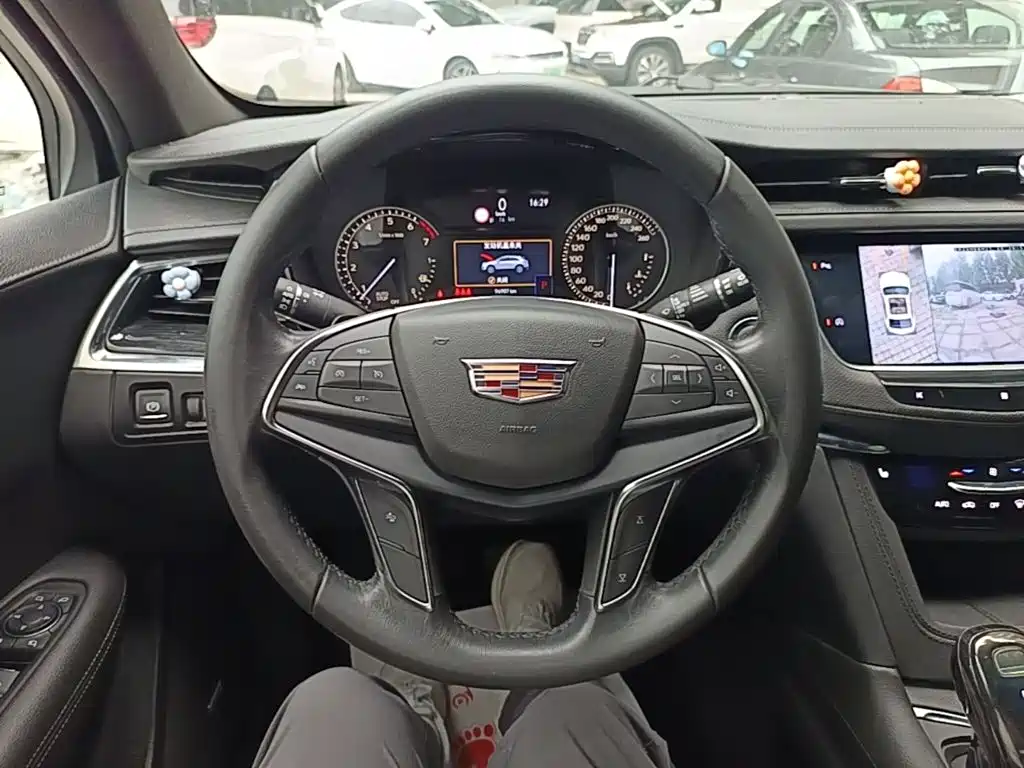 Cadillac XT5 — миниатюра 11