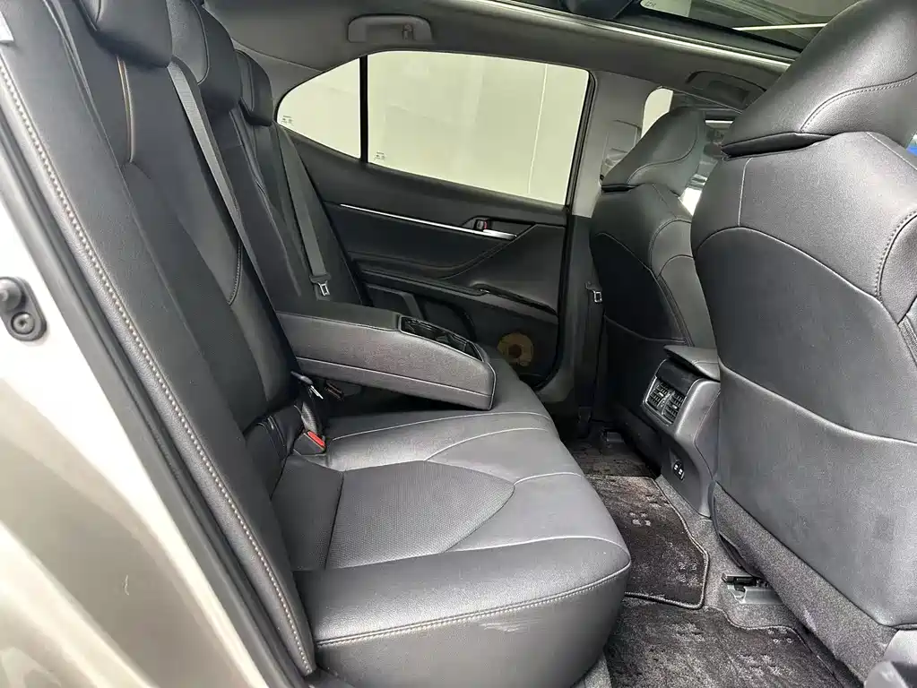Toyota Camry 2021 2.5G Luxury