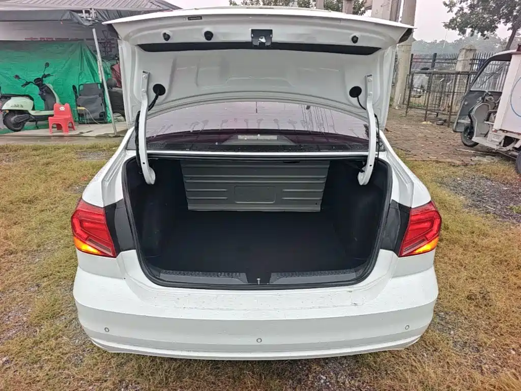 Volkswagen Jetta — миниатюра 19