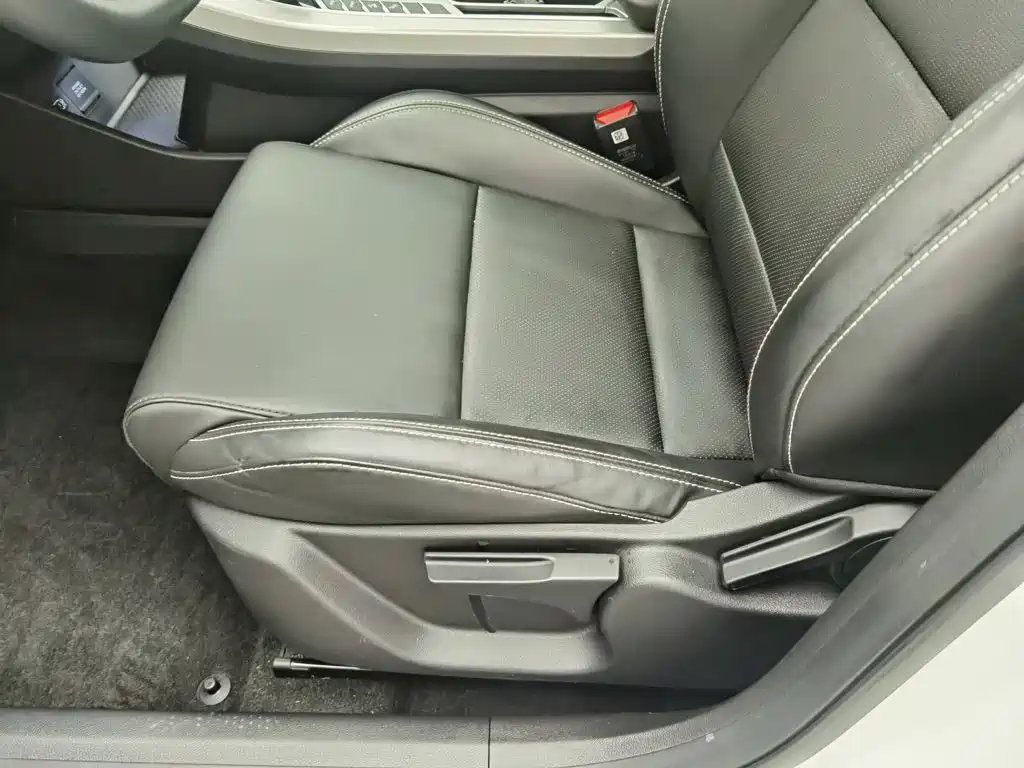 Geely Binyue — миниатюра 20