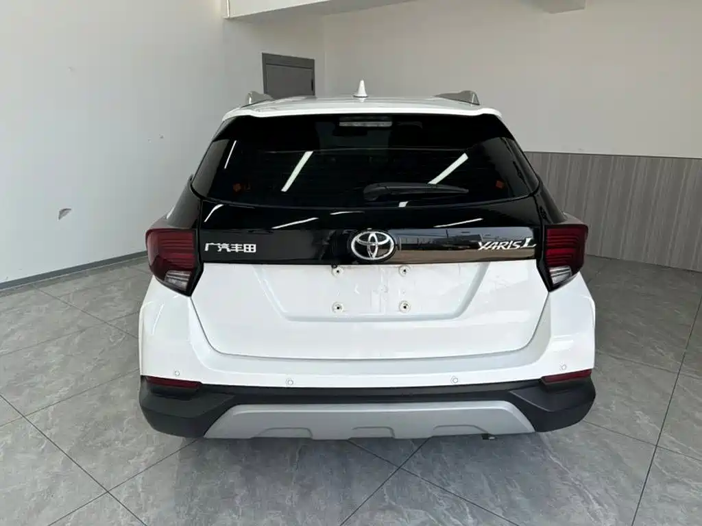 Toyota Yaris L — миниатюра 5