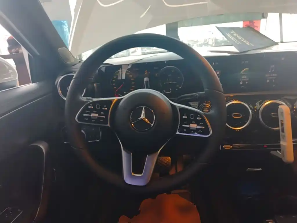Mercedes-Benz A-Class — миниатюра 11