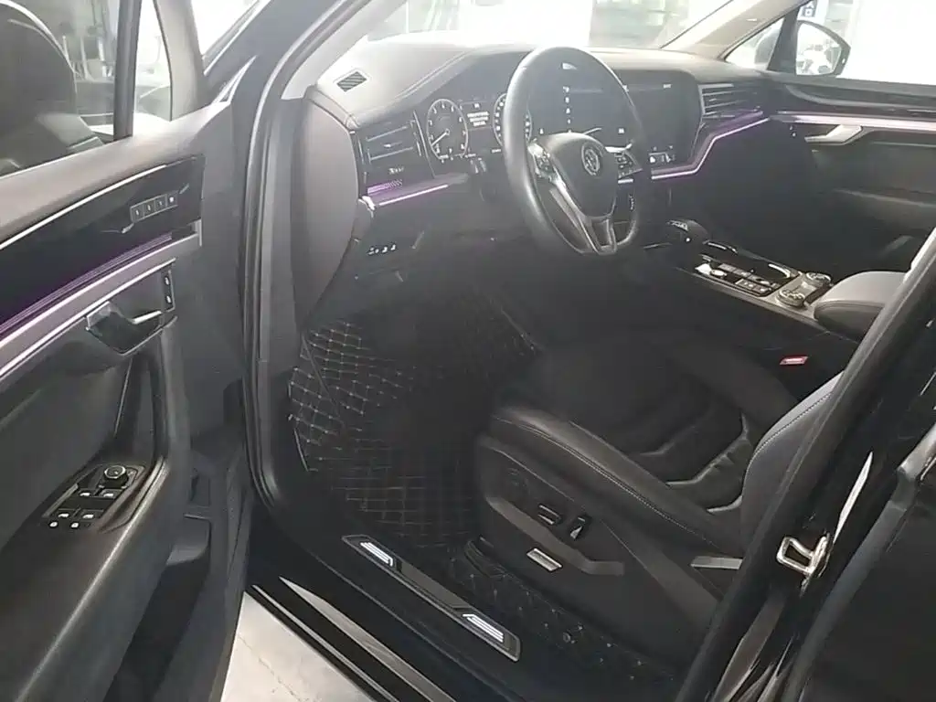 Volkswagen Touareg — миниатюра 16