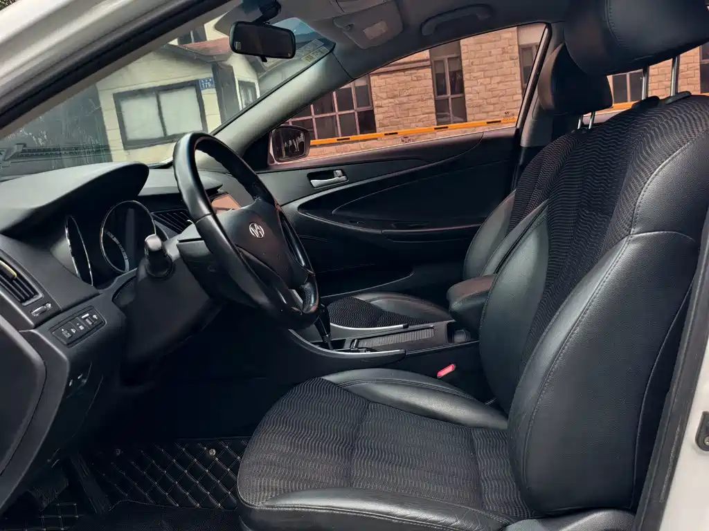 Hyundai Sonata — миниатюра 5