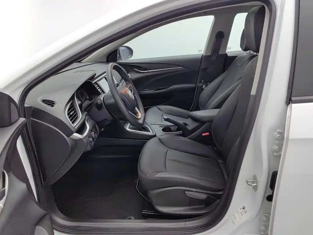 Buick Excelle — миниатюра 10