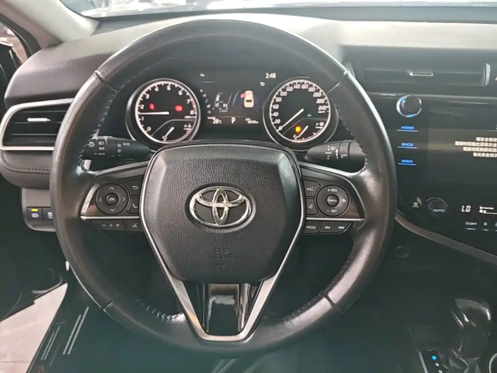 Toyota Camry — миниатюра 11