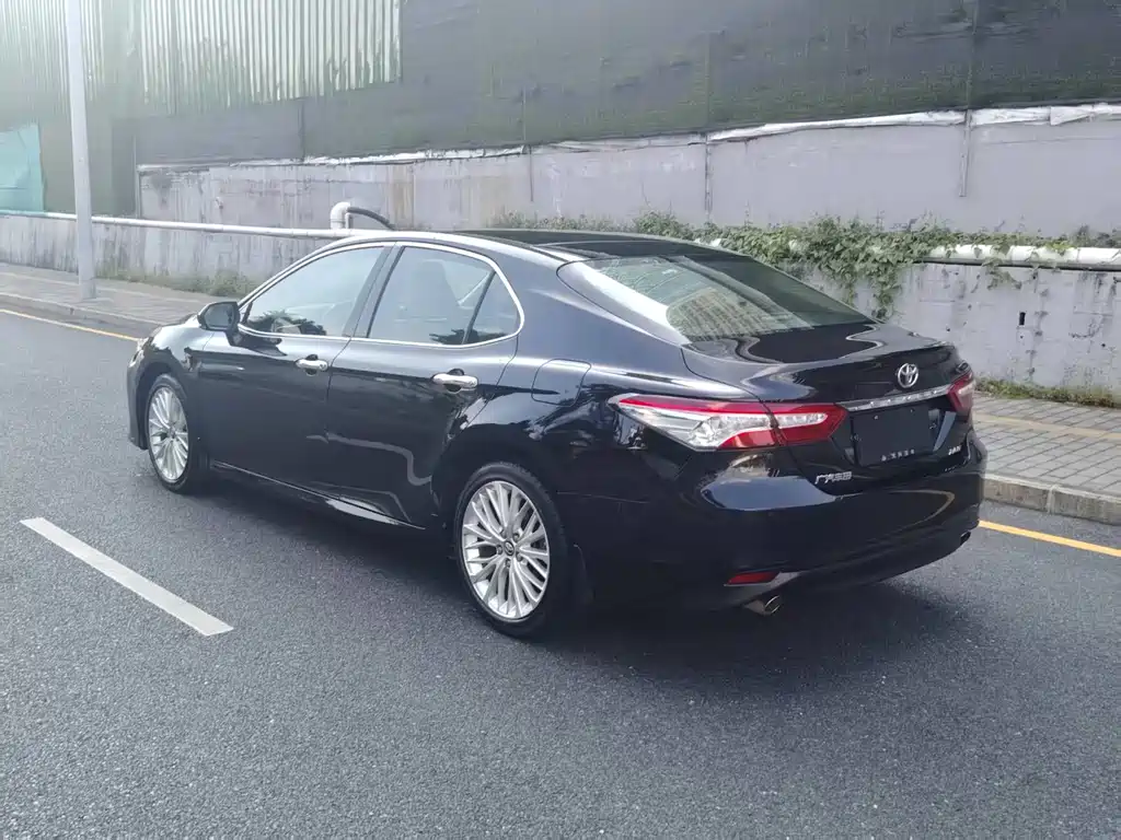 Toyota Camry — миниатюра 7