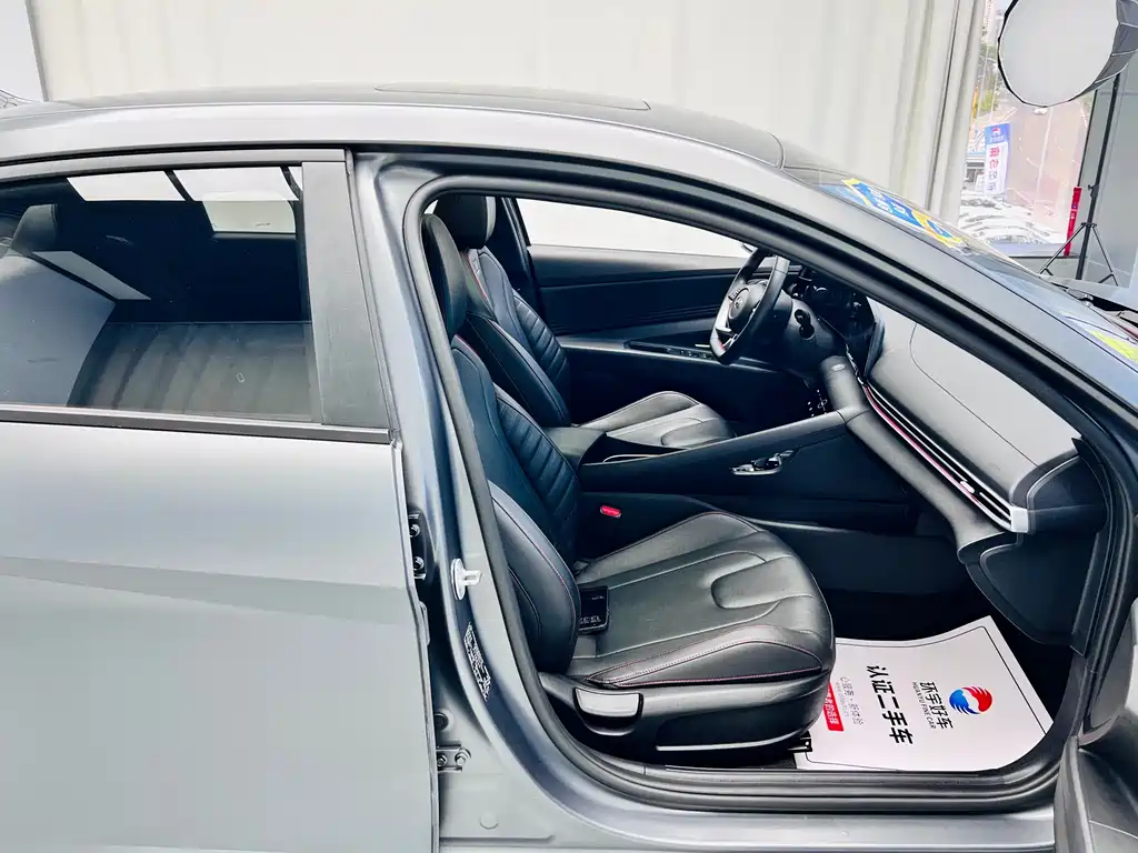 Hyundai Elantra — миниатюра 24