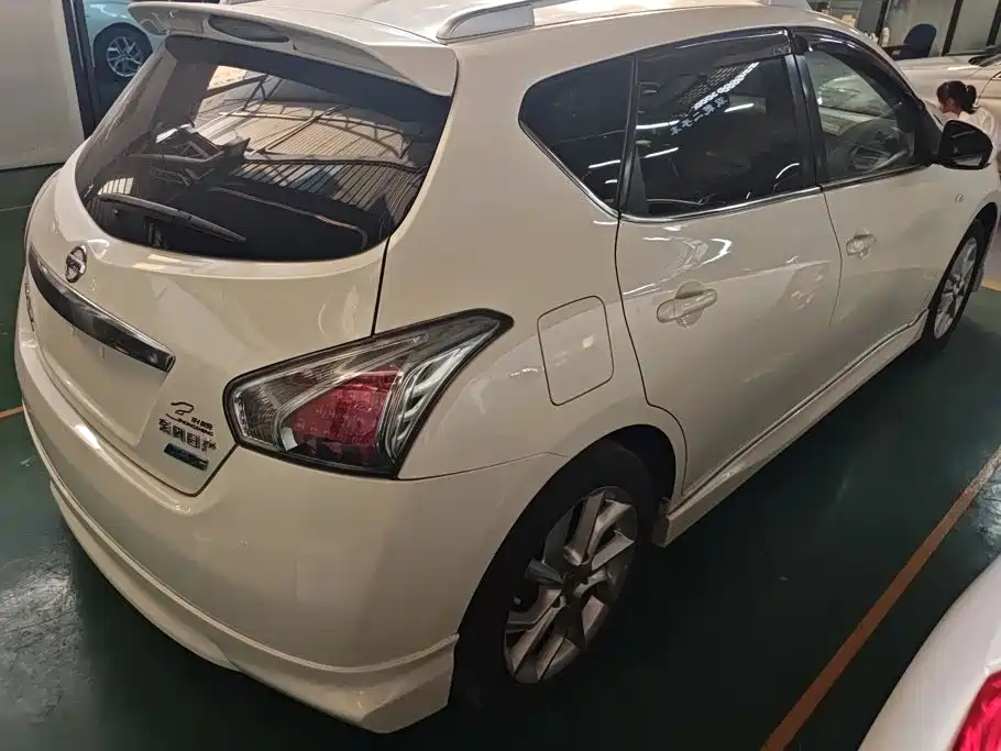 Nissan Tiida — миниатюра 3