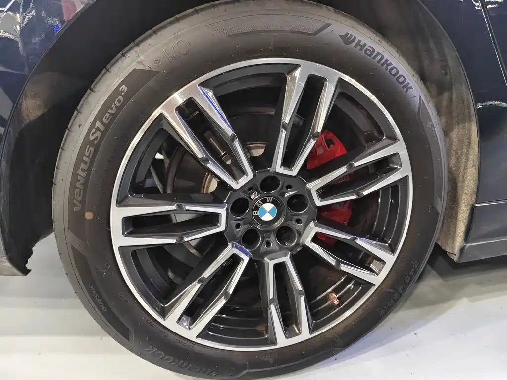 BMW 5 Series — миниатюра 25
