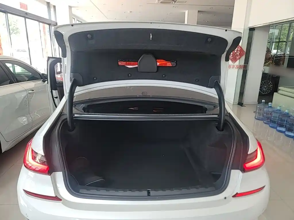 BMW 3 Series — миниатюра 19