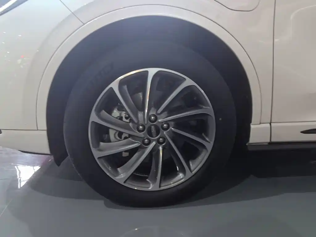 Lincoln Corsair Hybrid — миниатюра 23