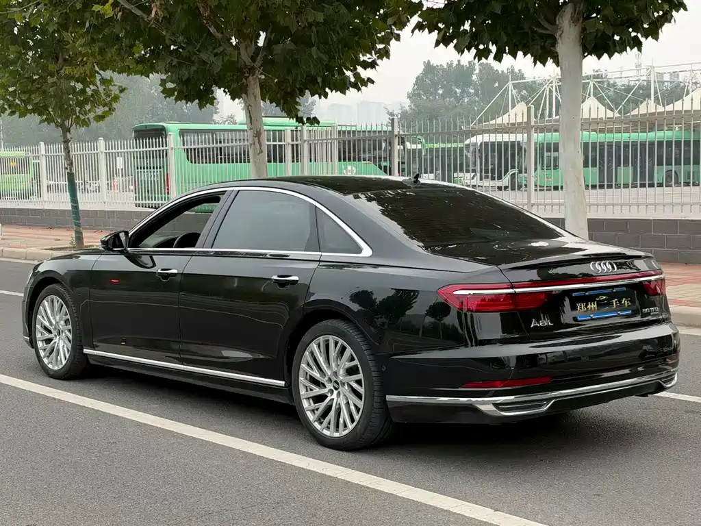 Audi A8 — миниатюра 9