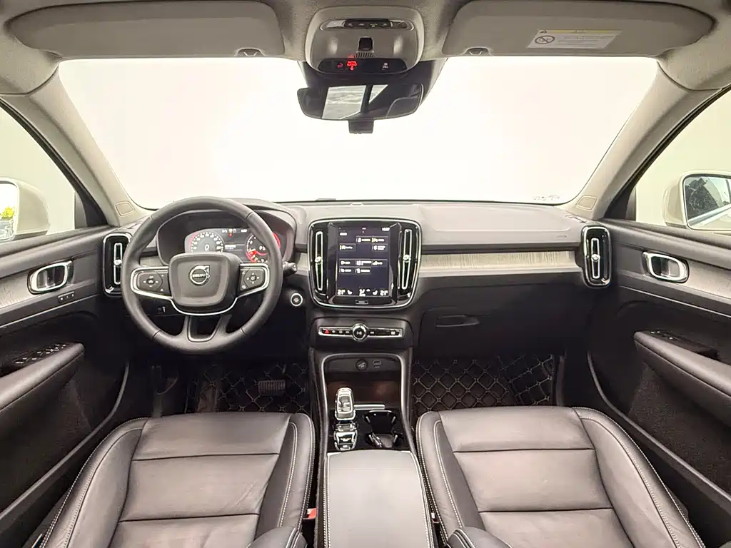 Volvo XC40 — миниатюра 7