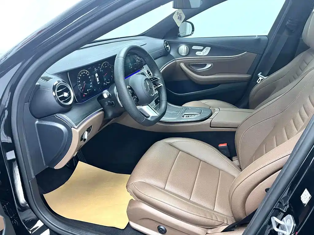 Mercedes-Benz E-Class — миниатюра 3