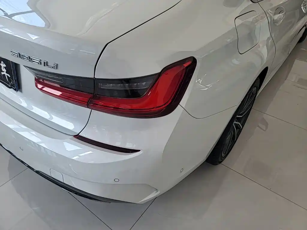 BMW 3 Series — миниатюра 8