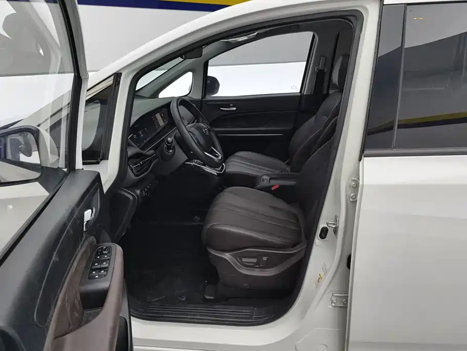 GAC Motor Trumpchi M6 — миниатюра 9