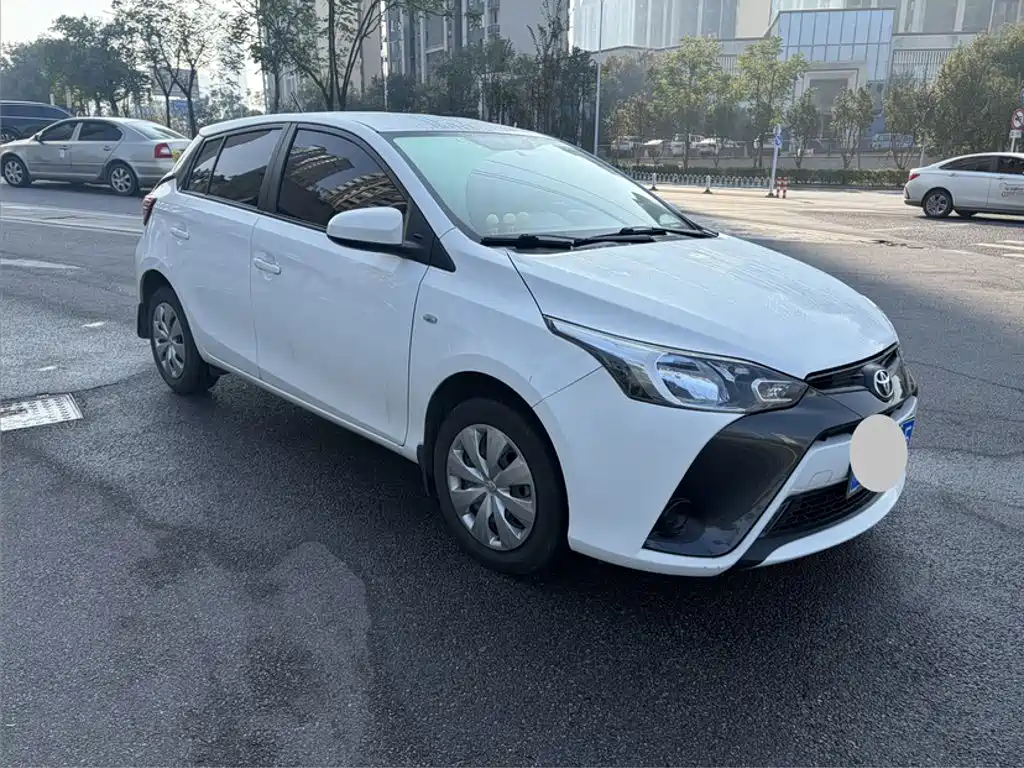 Toyota Yaris L — миниатюра 5