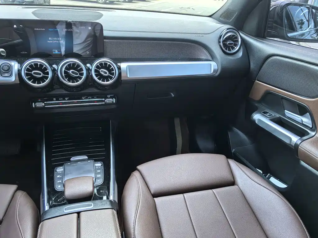Mercedes-Benz GLB — миниатюра 9